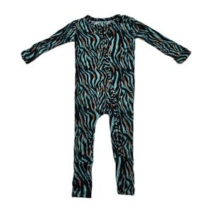 Muse Threads Bamboo Baby Size 6-9 Months Animal Print One Piece Footie